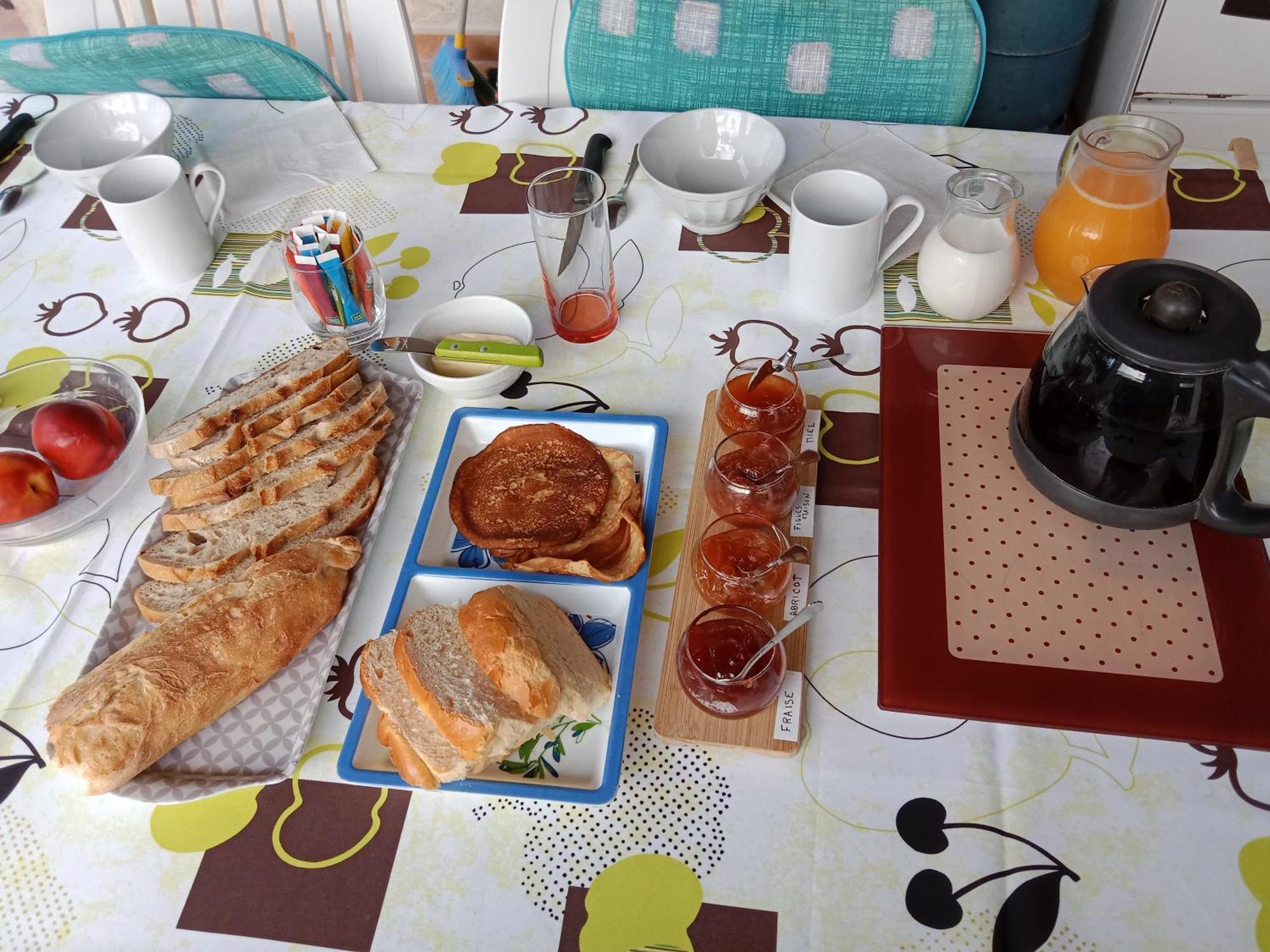 La Farigoulette Bed & Breakfast Lorgues Eksteriør bilde